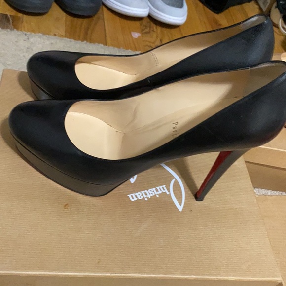 Christian Louboutin - Picture 3 of 3